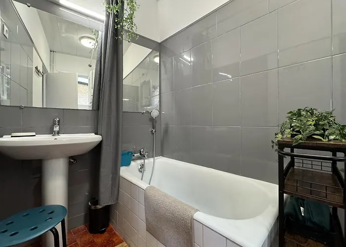 3 Near The Center Of Apartamento