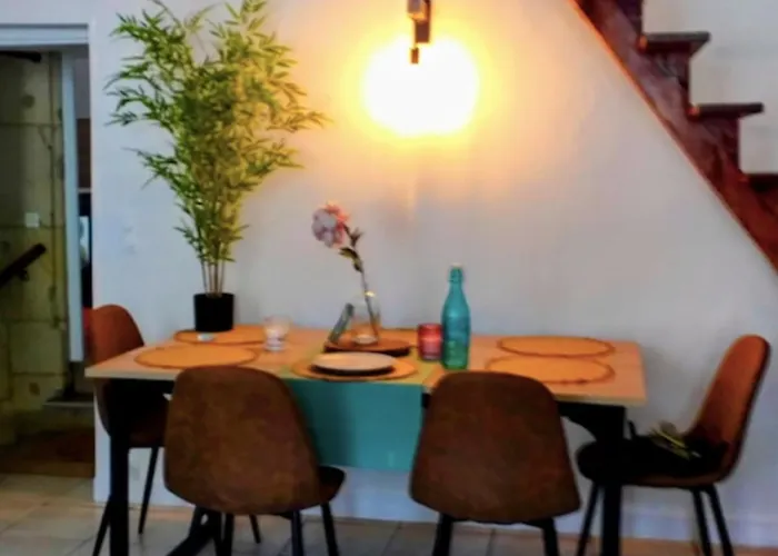 3 Near The Center Of * Caen